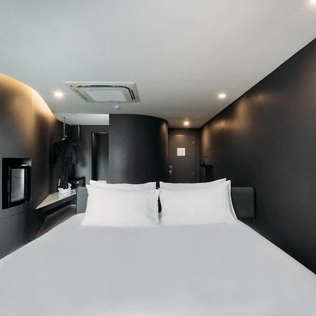 Hotel Tide Phuket Beach front - SHA Plus Exterior foto