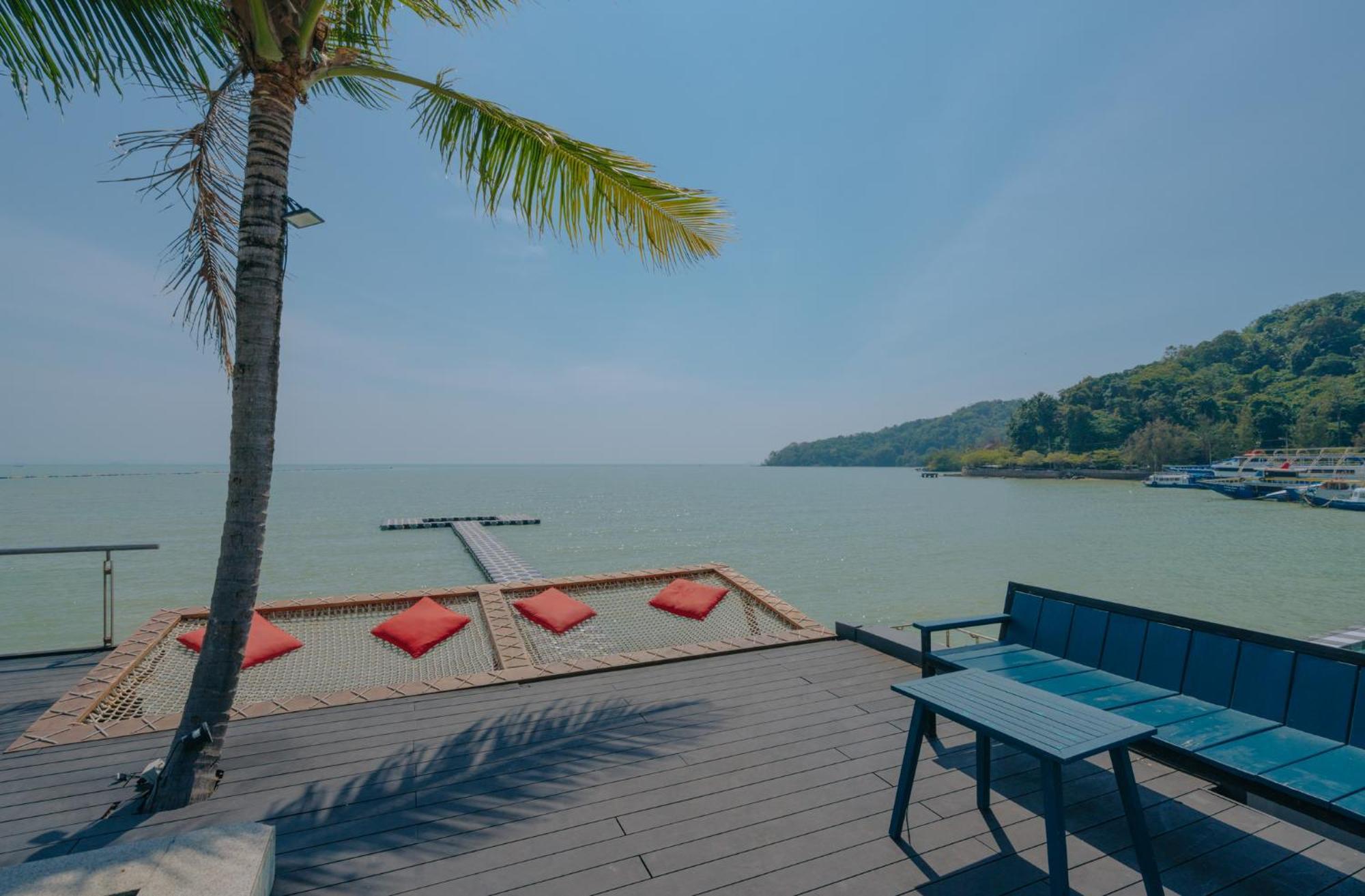 Hotel Tide Phuket Beach front - SHA Plus Exterior foto View of the Gulf of Thailand from the resort