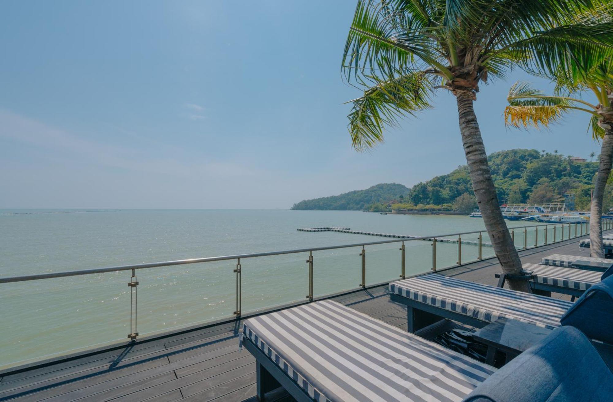 Hotel Tide Phuket Beach front - SHA Plus Exterior foto View of the Andaman Sea from the hotel