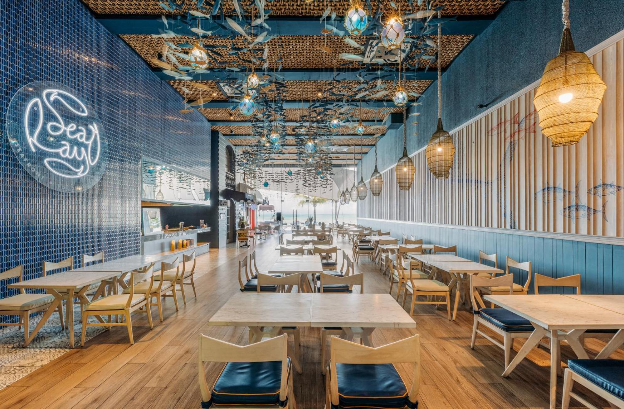 Hotel Tide Phuket Beach front - SHA Plus Exterior foto Interior of a restaurant in the mall