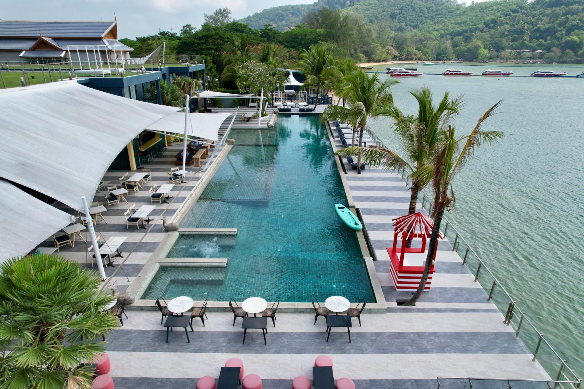 Hotel Tide Phuket Beach front - SHA Plus Exterior foto The swimming pool at the hotel