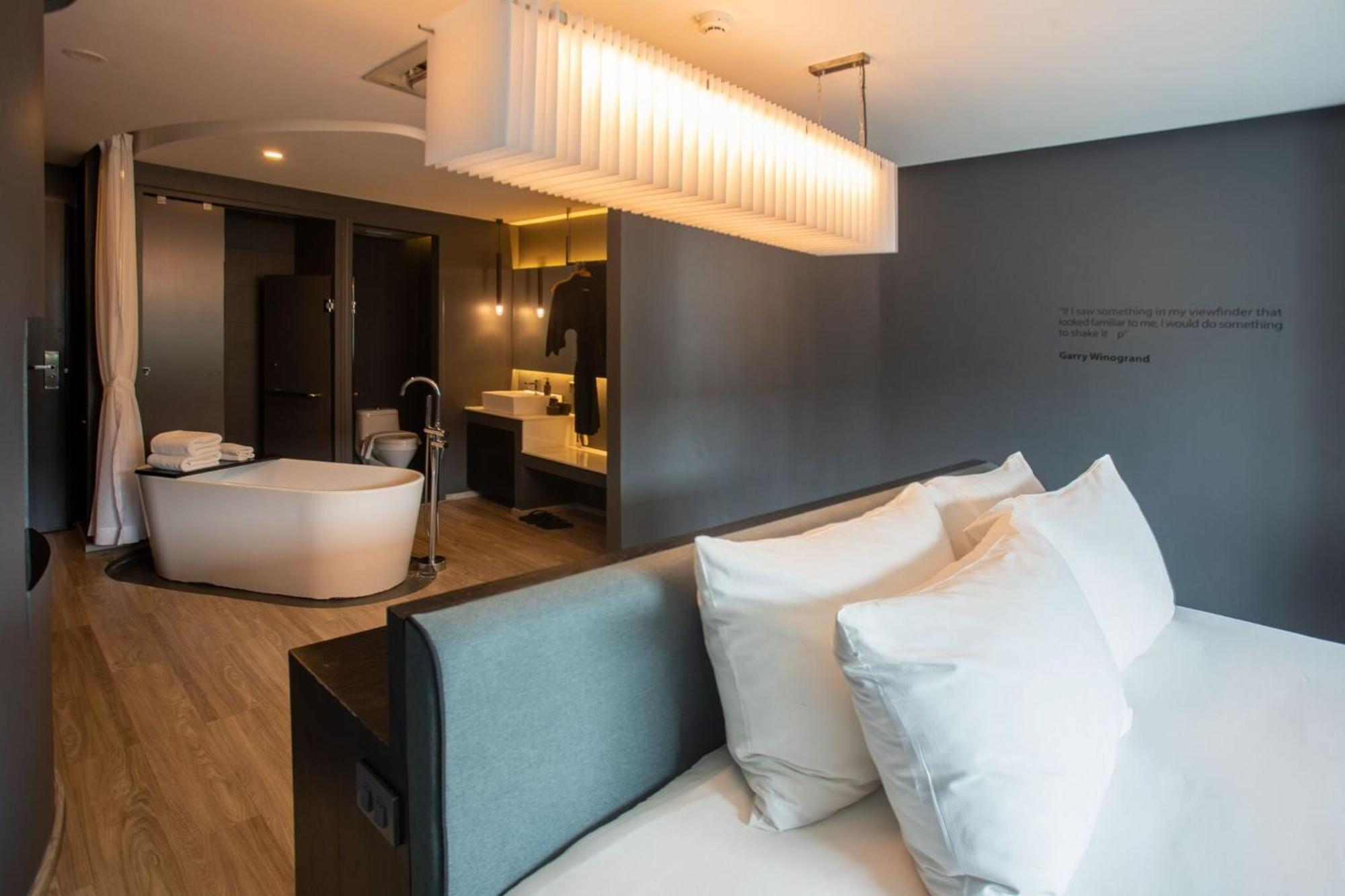 Hotel Tide Phuket Beach front - SHA Plus Exterior foto Deluxe Room
