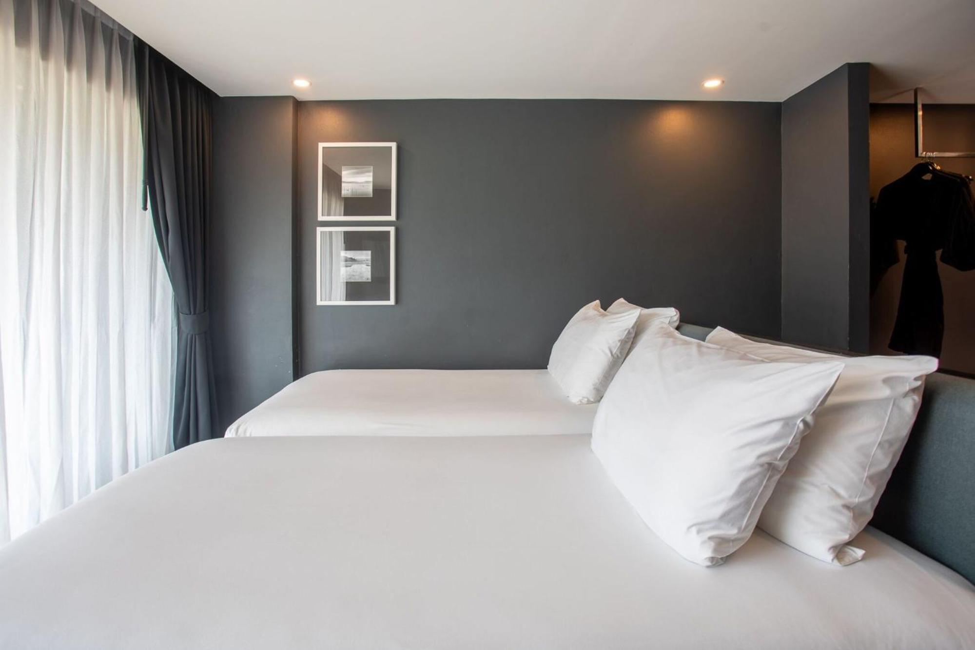 Hotel Tide Phuket Beach front - SHA Plus Exterior foto A bedroom at the hotel