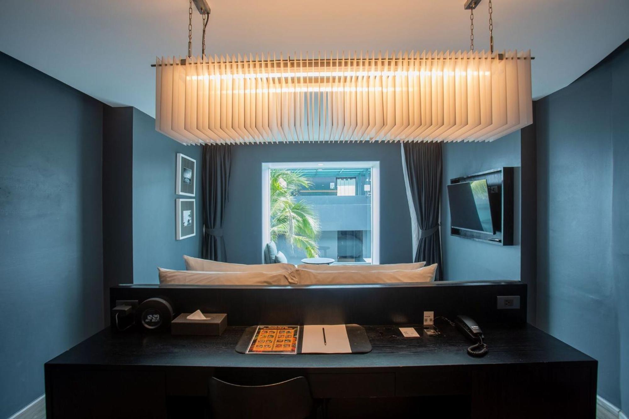 Hotel Tide Phuket Beach front - SHA Plus Exterior foto A room at the hotel