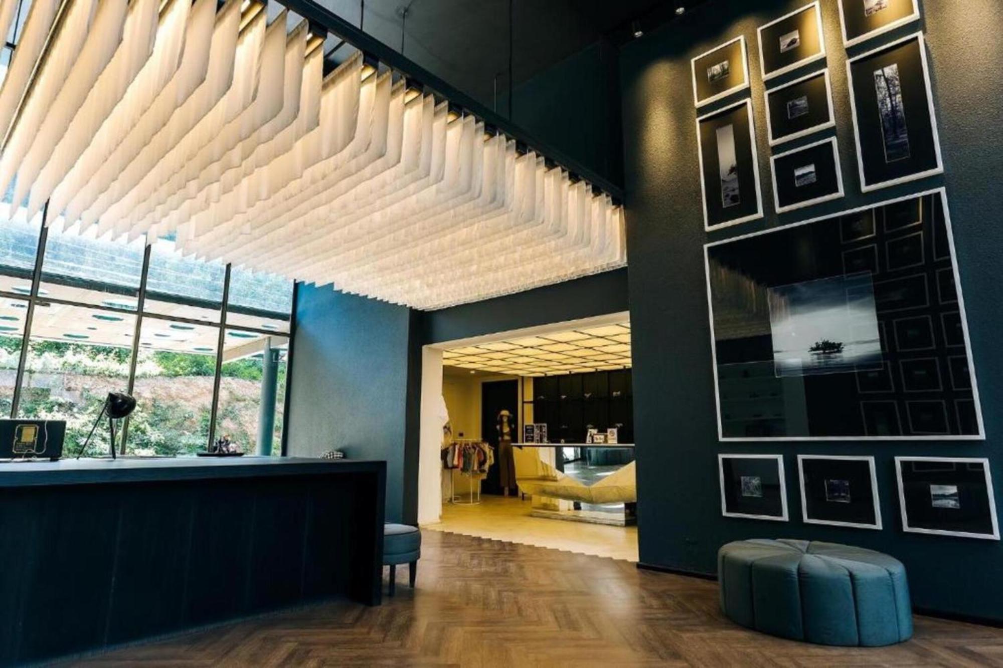 Hotel Tide Phuket Beach front - SHA Plus Exterior foto The lobby of the hotel